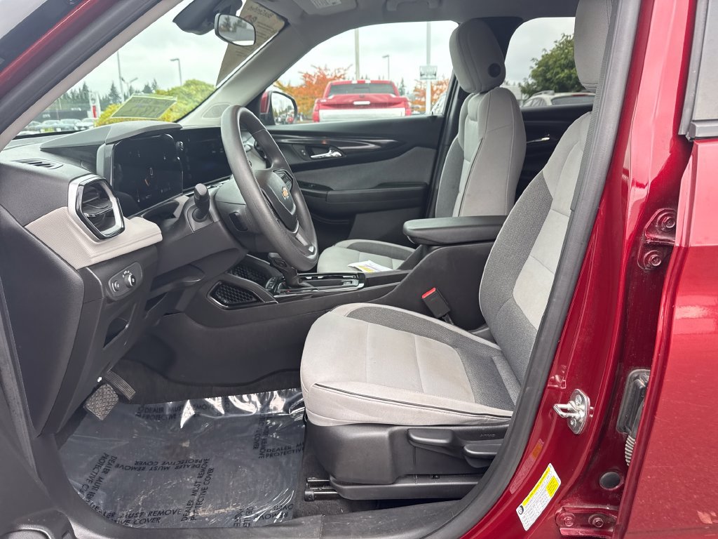 Used 2025 Chevrolet TrailBlazer LT AWD/4WD image 5