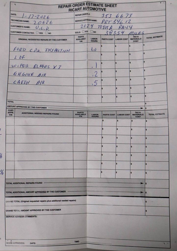 Used 2024 Toyota RAV4 LE image 11