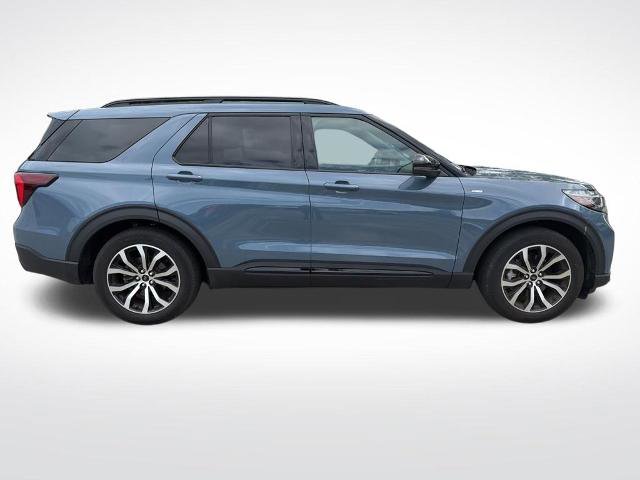 Certified 2025 Ford Explorer ST-Line RWD image 4