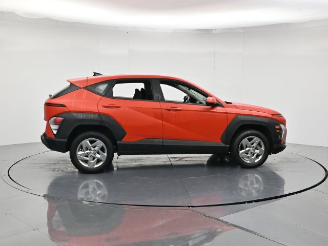 Used 2025 Hyundai Kona SE AWD/4WD image 2