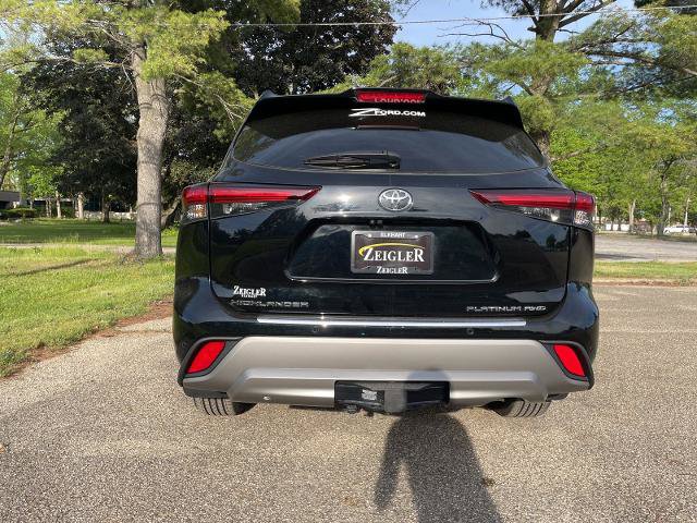 Used 2025 Toyota Highlander Platinum AWD/4WD image 11