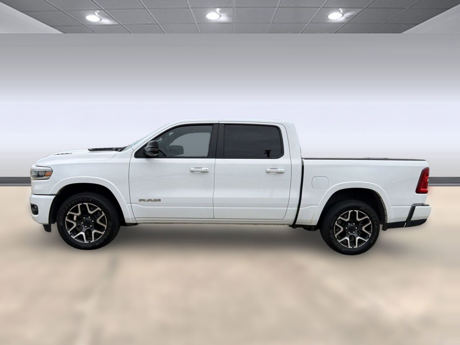 Used 2025 RAM 1500 Laramie w/ Sport Appearance Package AWD/4WD image 2