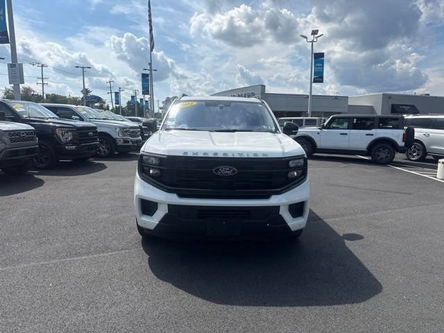 Certified 2025 Ford Expedition Active AWD/4WD image 2