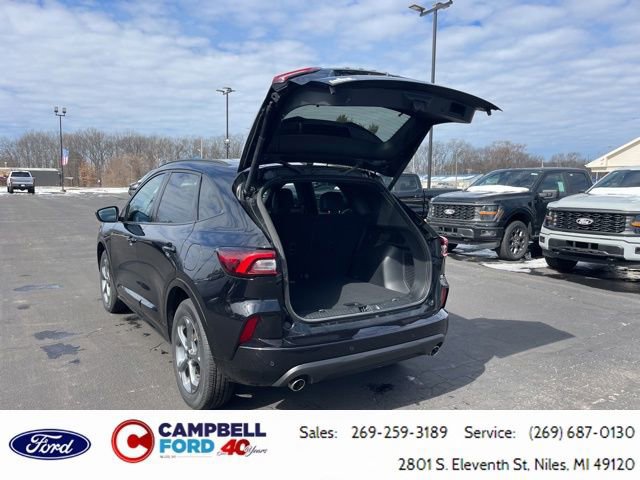 Certified 2023 Ford Escape ST-Line w/ Tech Pack #1 AWD/4WD image 4