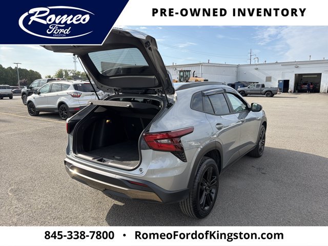 Used 2024 Chevrolet Trax ACTIV w/ Sunroof Package FWD image 30