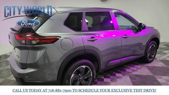 Used 2024 Nissan Rogue SV image 6