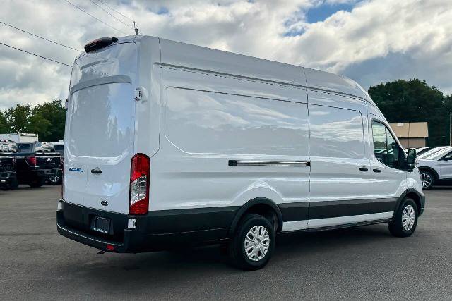 Certified 2023 Ford E-Transit 148 High Roof Extended RWD image 3