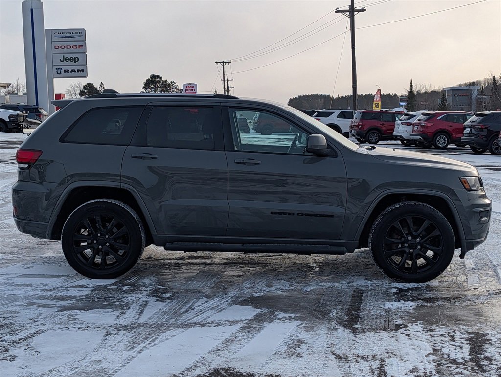 Used 2020 Jeep Grand Cherokee Altitude image 4