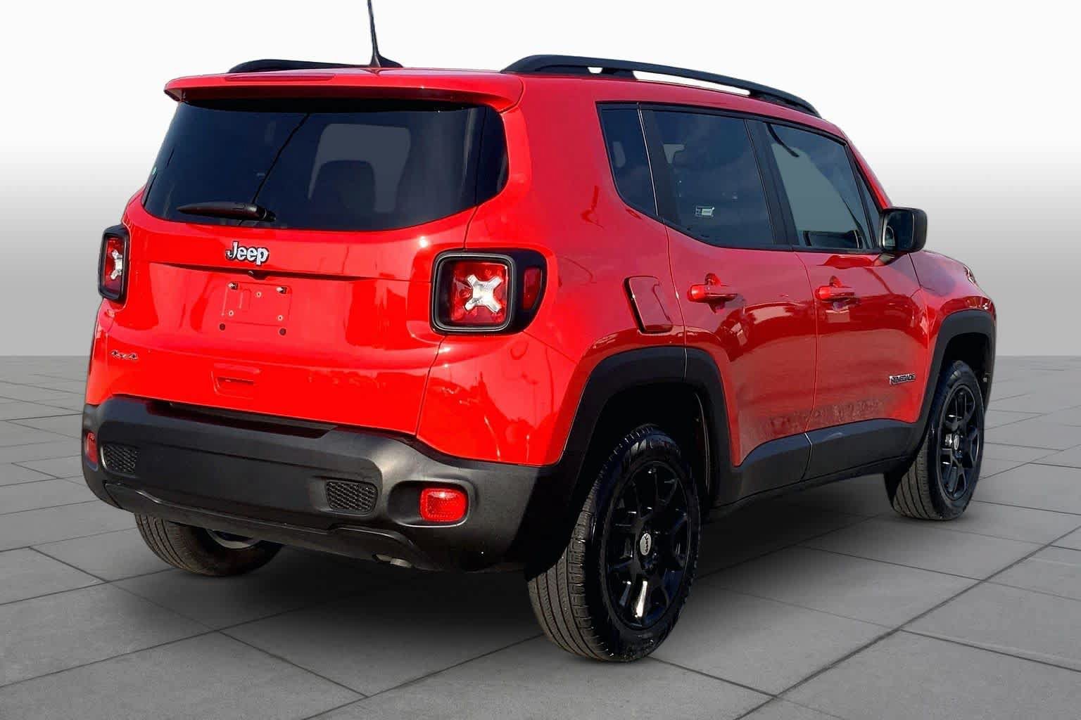 Used 2023 Jeep Renegade Latitude w/ Sun/Sound Group AWD/4WD image 12