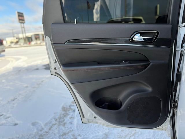 Used 2019 Jeep Grand Cherokee Trailhawk w/ Trailhawk Luxury Group image 16