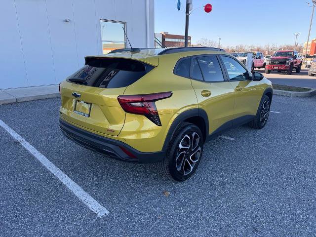 Used 2024 Chevrolet Trax RS w/ Sunroof Package image 8