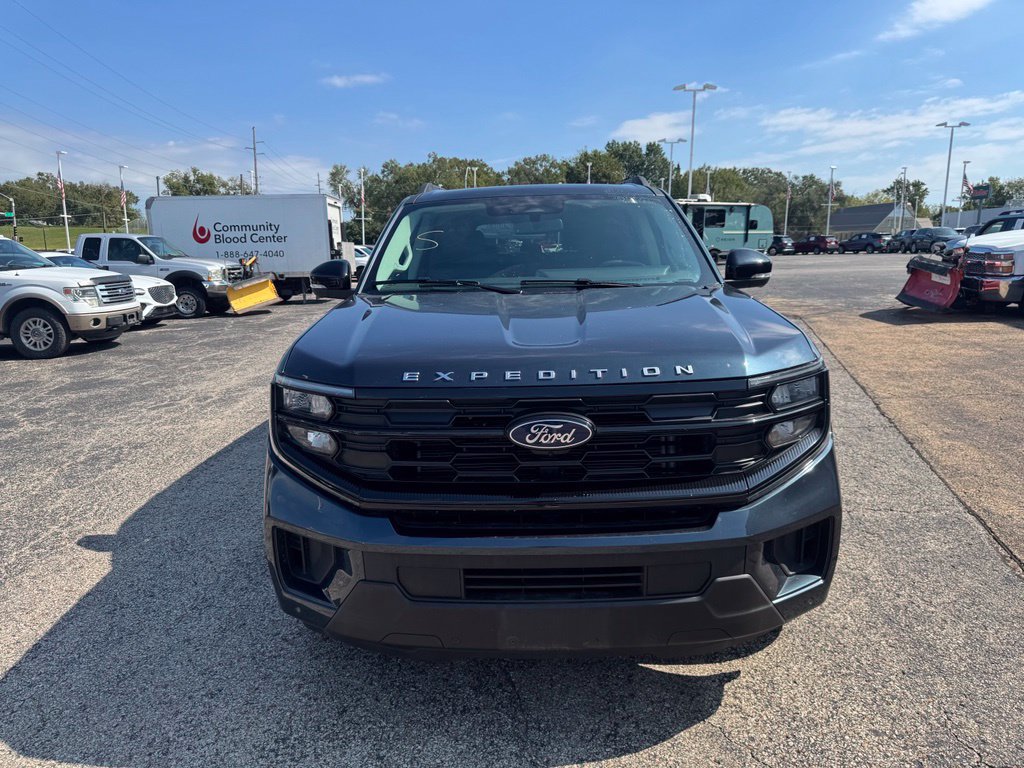 Certified 2025 Ford Expedition Max Active AWD/4WD image 2