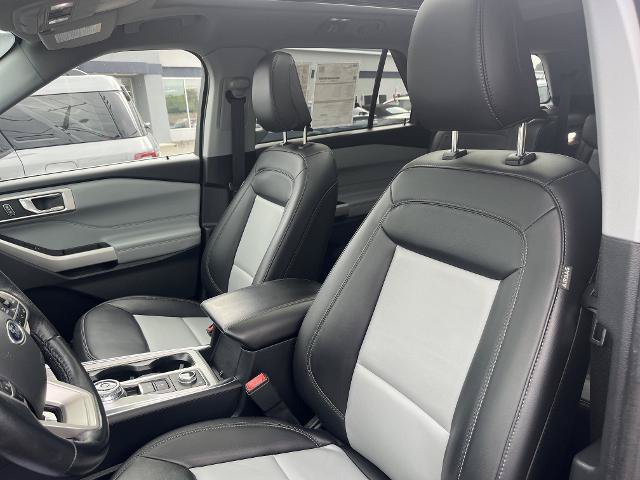 Certified 2022 Ford Explorer XLT w/ Equipment Group 202A AWD/4WD image 6