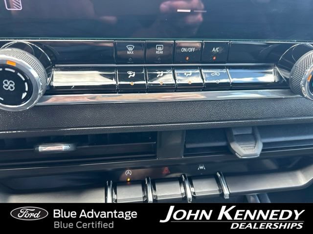 Used 2024 Chevrolet Colorado Trail Boss w/ Technology Package AWD/4WD image 31