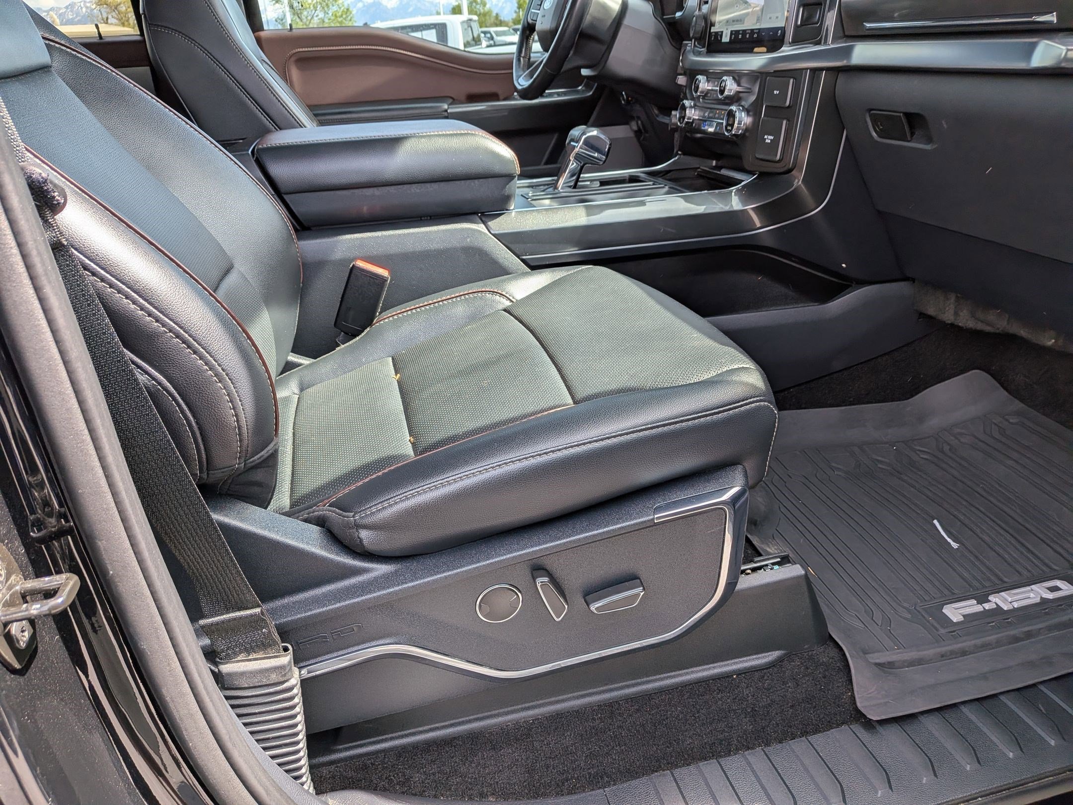 Certified 2021 Ford F150 Lariat w/ Equipment Group 502A High image 33