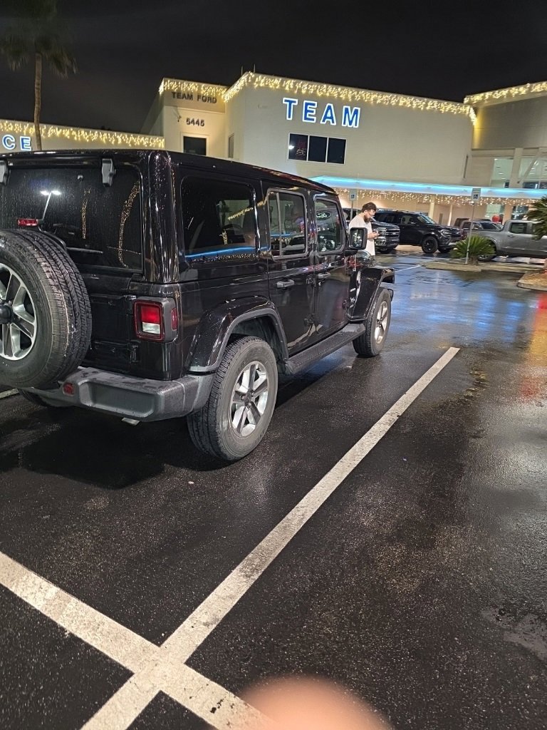 Used 2021 Jeep Wrangler Unlimited Sahara image 5