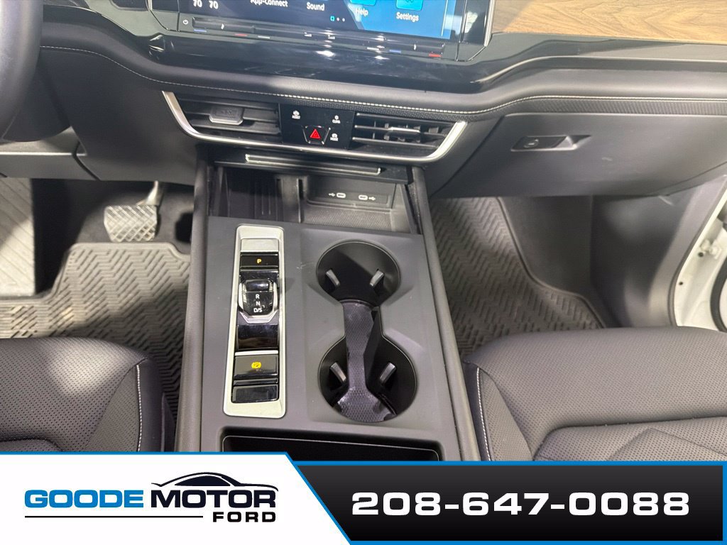 Used 2025 Volkswagen Atlas SE AWD/4WD image 17