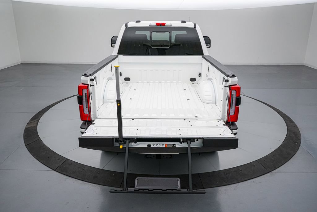 Certified 2025 Ford F250 Platinum AWD/4WD image 7