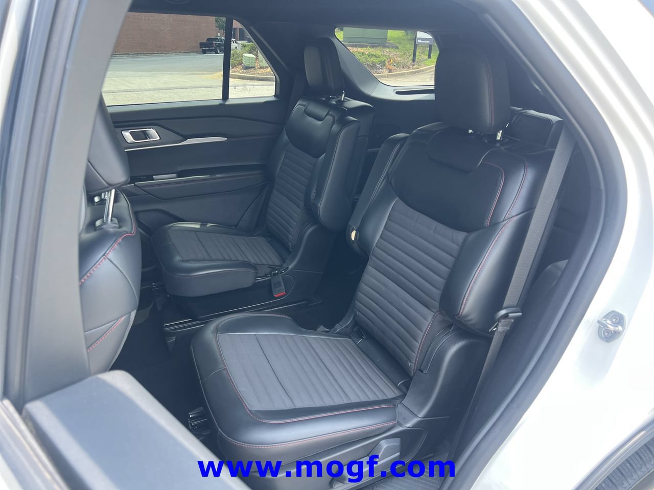 Certified 2025 Ford Explorer ST-Line AWD/4WD image 19