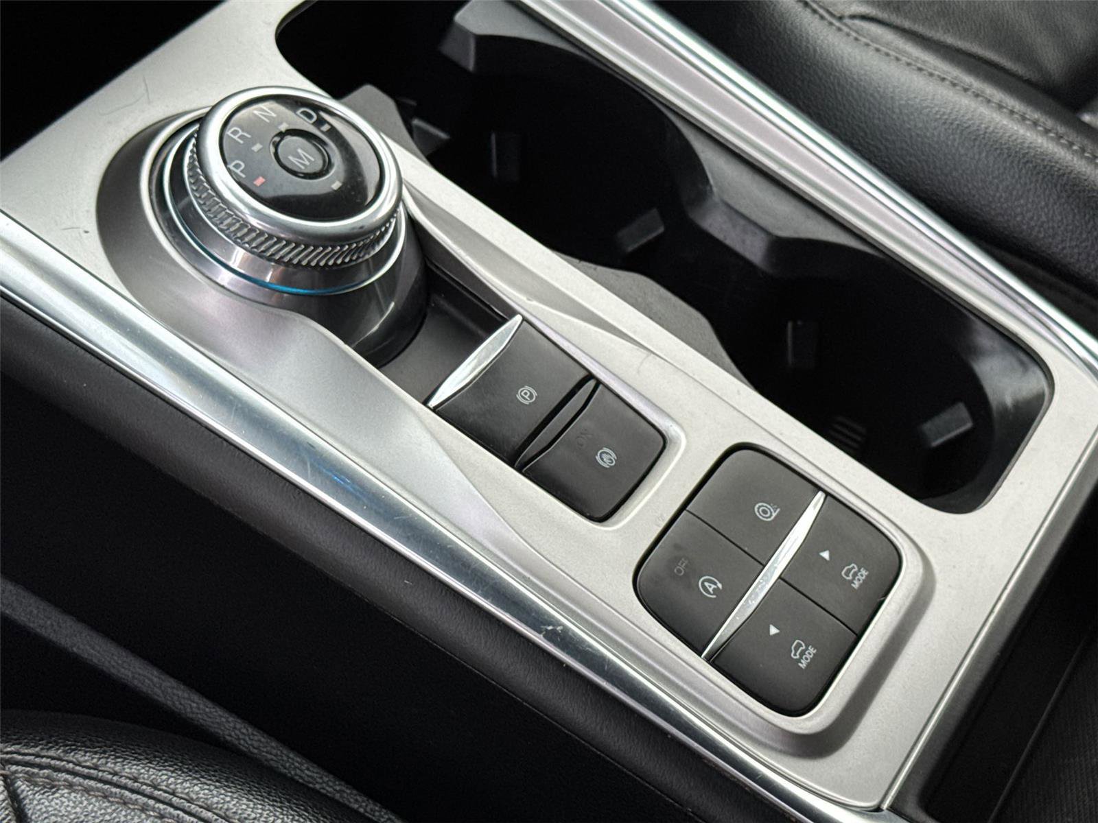 Certified 2020 Ford Explorer XLT w/ Equipment Group 202A image 27