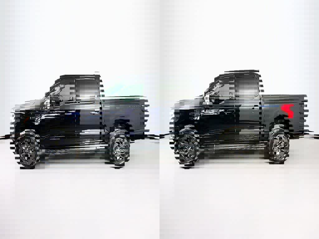 Certified 2024 Ford F150 Lightning XLT image 3