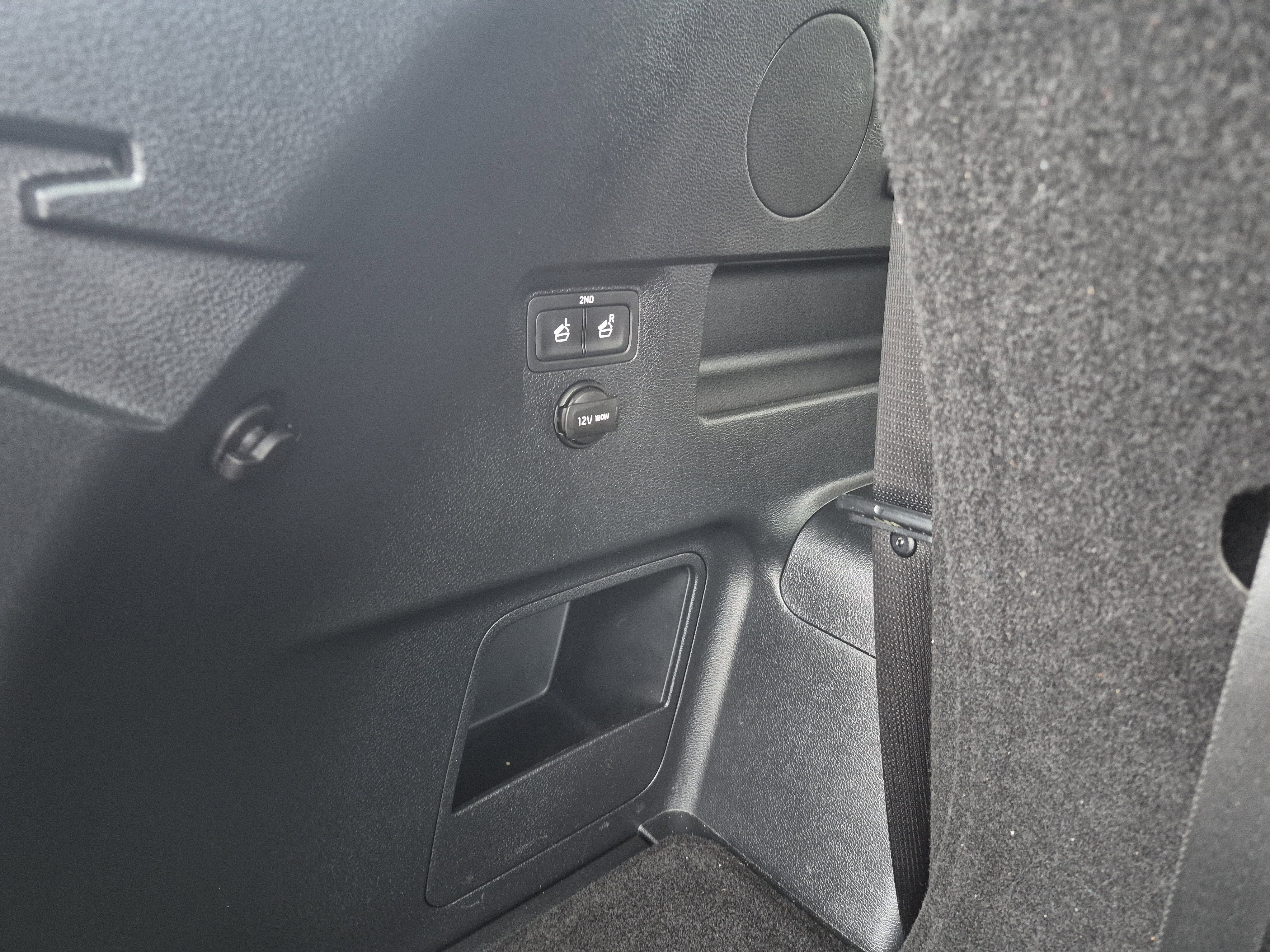 Used 2024 Kia Telluride EX w/ EX Captain's Chair Package image 18