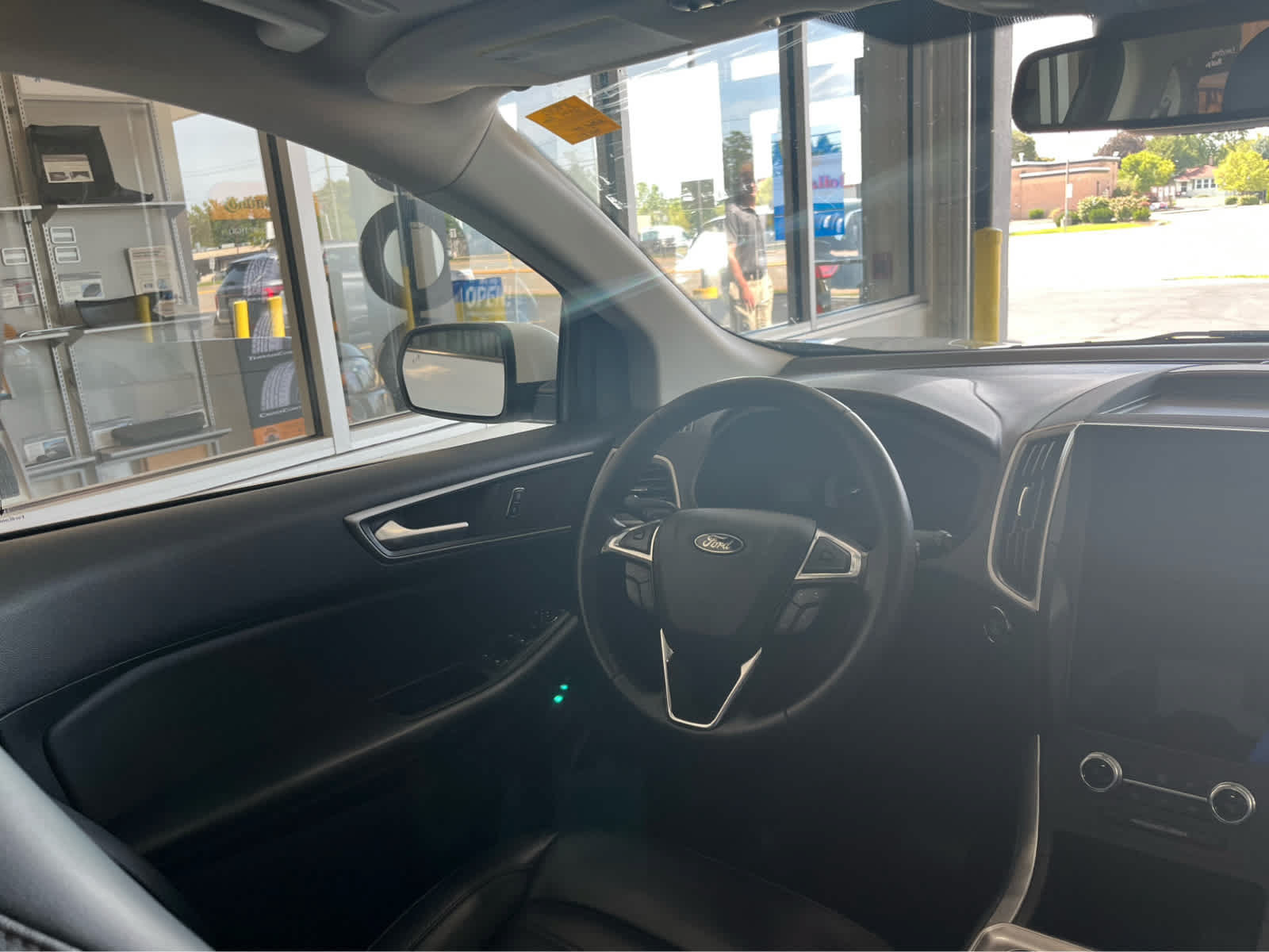 Certified 2024 Ford Edge SEL w/ Convenience Package AWD/4WD image 11