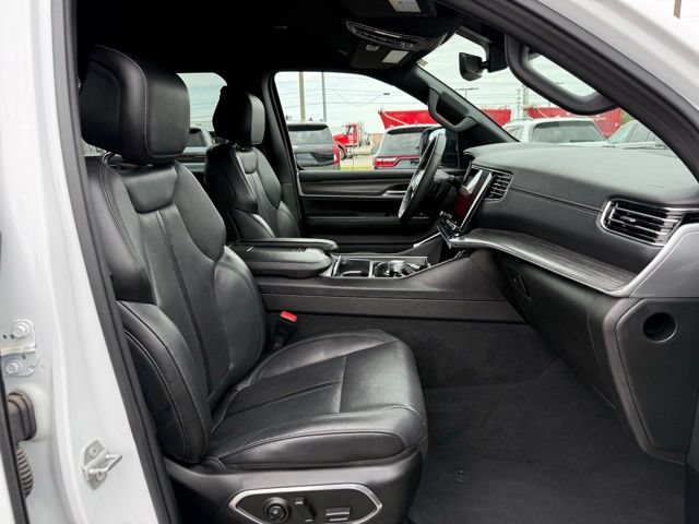 Used 2023 Jeep Wagoneer Series II AWD/4WD image 13
