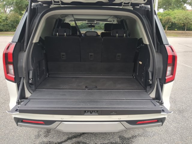 Certified 2025 Ford Expedition Platinum w/ Driver's Package AWD/4WD image 35