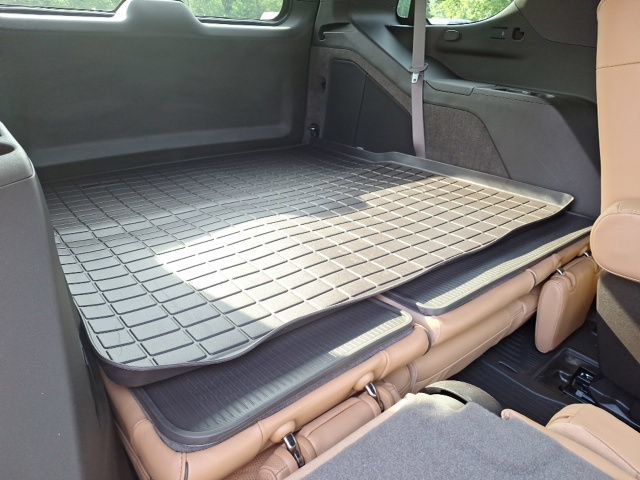 Used 2024 Cadillac Escalade Premium Luxury w/ LPO, Floor Liner Package AWD/4WD image 23