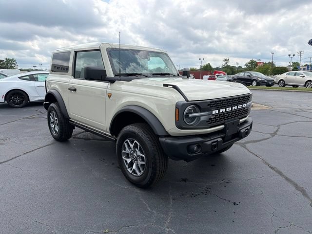 Certified 2025 Ford Bronco Badlands AWD/4WD image 1