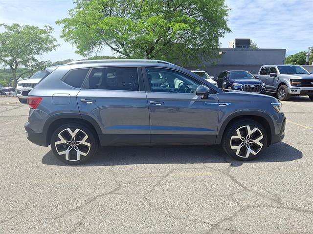 Used 2022 Volkswagen Taos SEL w/ Panoramic Sunroof Package AWD/4WD image 11
