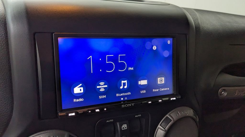 Used 2017 Jeep Wrangler Unlimited Willys image 22