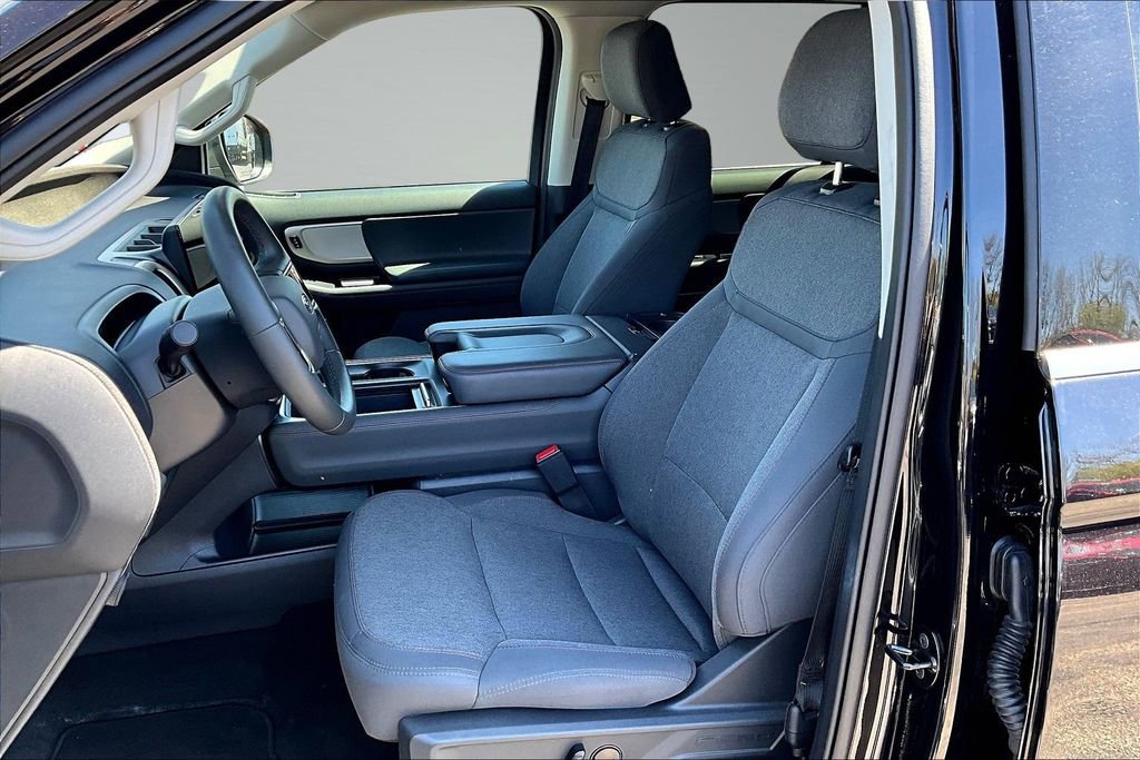 Certified 2025 Ford Expedition Active AWD/4WD image 21