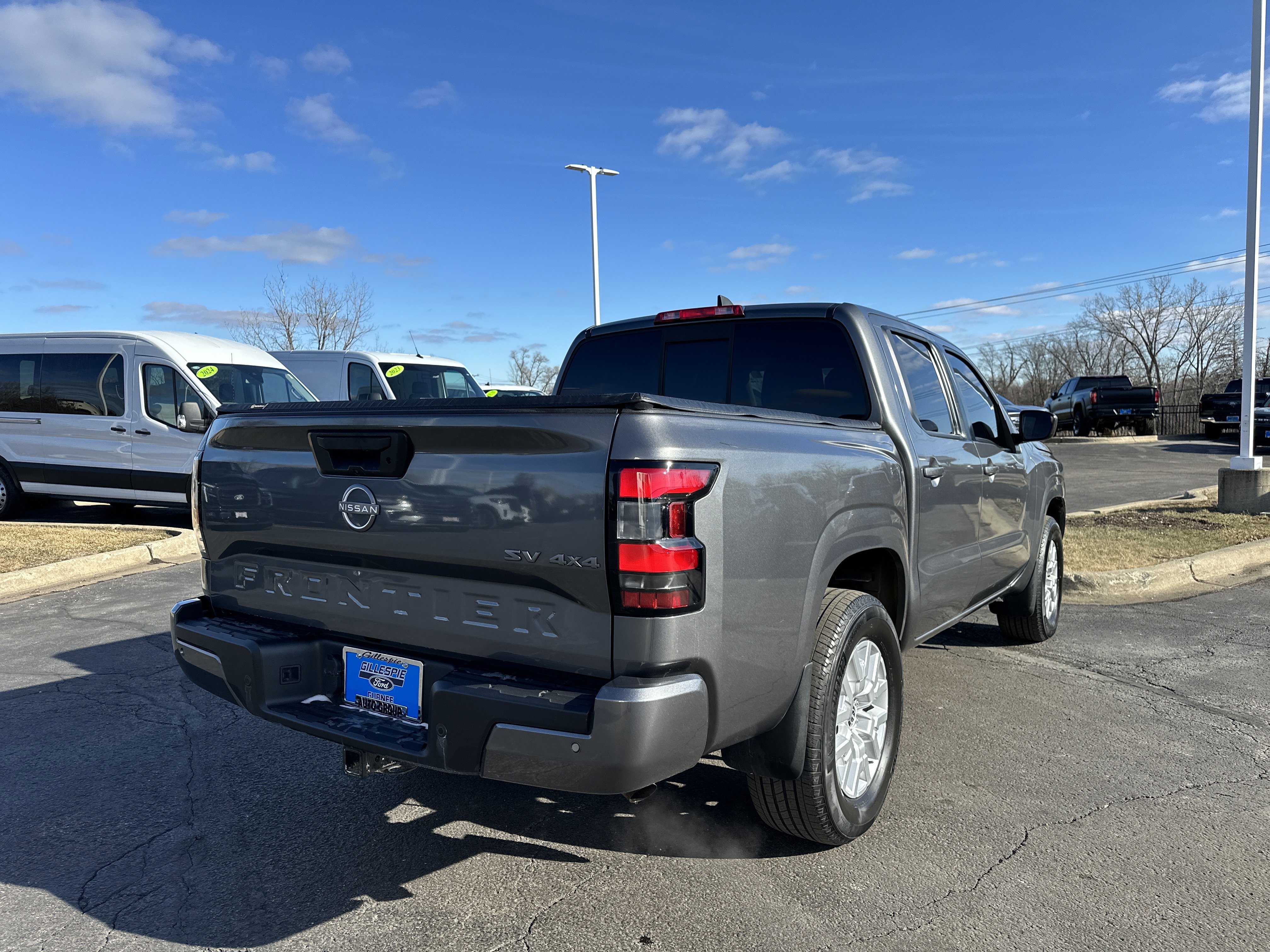 Used 2022 Nissan Frontier SV image 3
