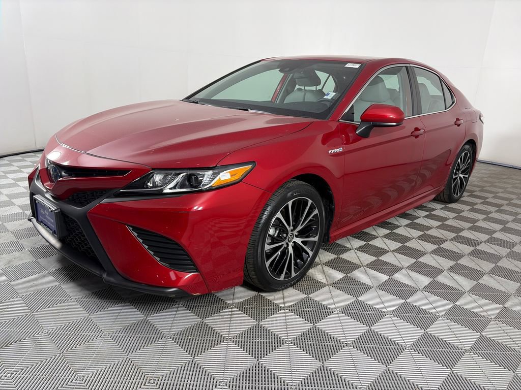 Used 2020 Toyota Camry SE w/ Carpet Mat Package FWD image 3