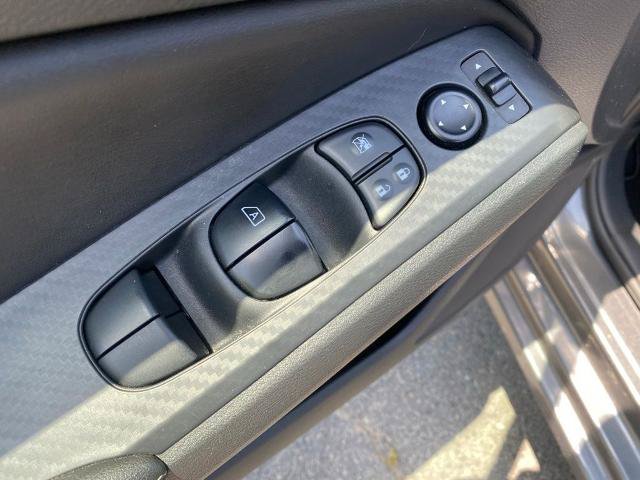 Used 2025 Nissan Altima 2.5 SV FWD image 12