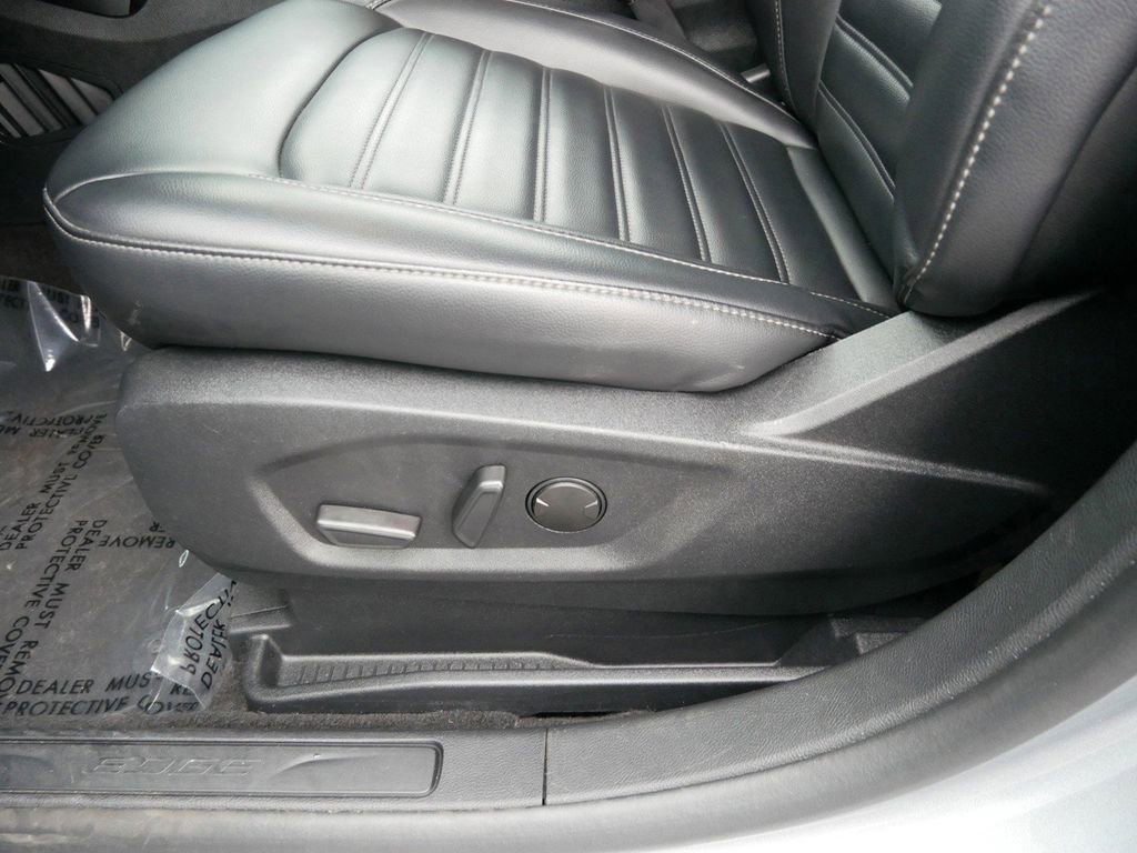 Certified 2024 Ford Edge SEL image 8