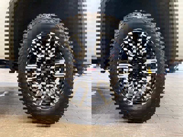 Used 2020 GMC Sierra 1500 AT4 w/ AT4 Premium Package AWD/4WD image 25