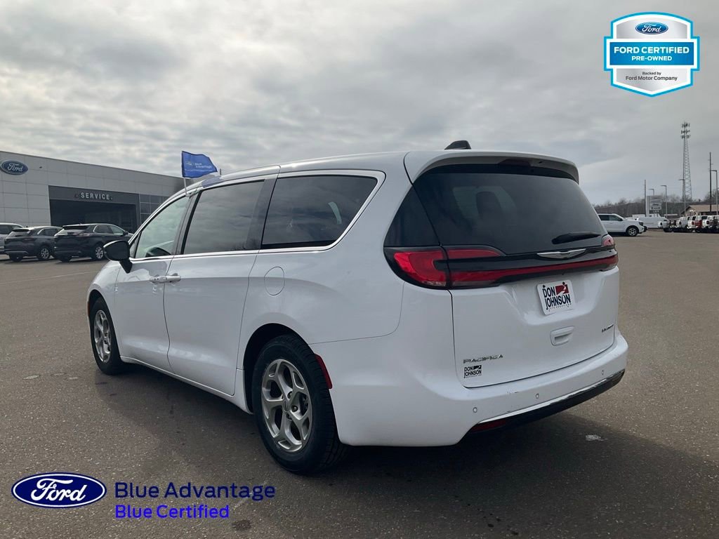 Used 2024 Chrysler Pacifica Limited image 29