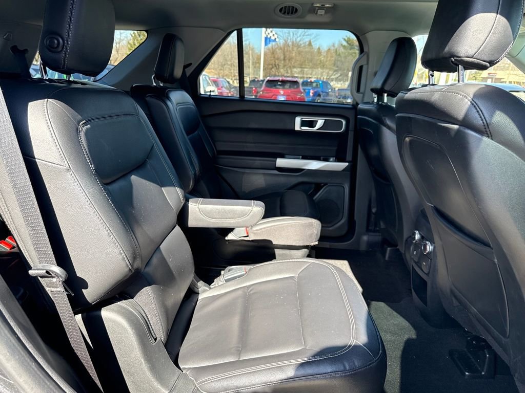 Certified 2020 Ford Explorer XLT w/ Equipment Group 202A image 10