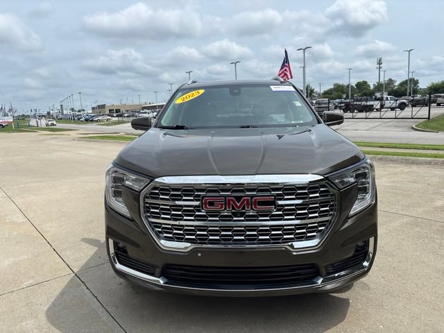 Used 2023 GMC Terrain Denali w/ Denali Premium Package AWD/4WD image 6