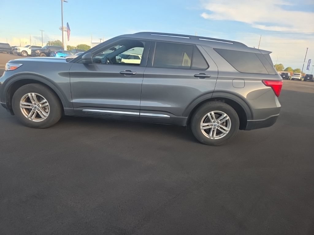 Certified 2023 Ford Explorer XLT RWD image 6