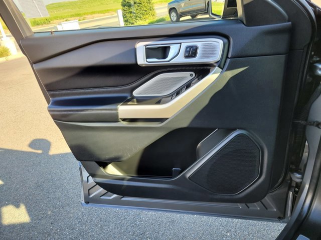 Certified 2022 Ford Explorer Limited w/ Limited Technology Package image 27