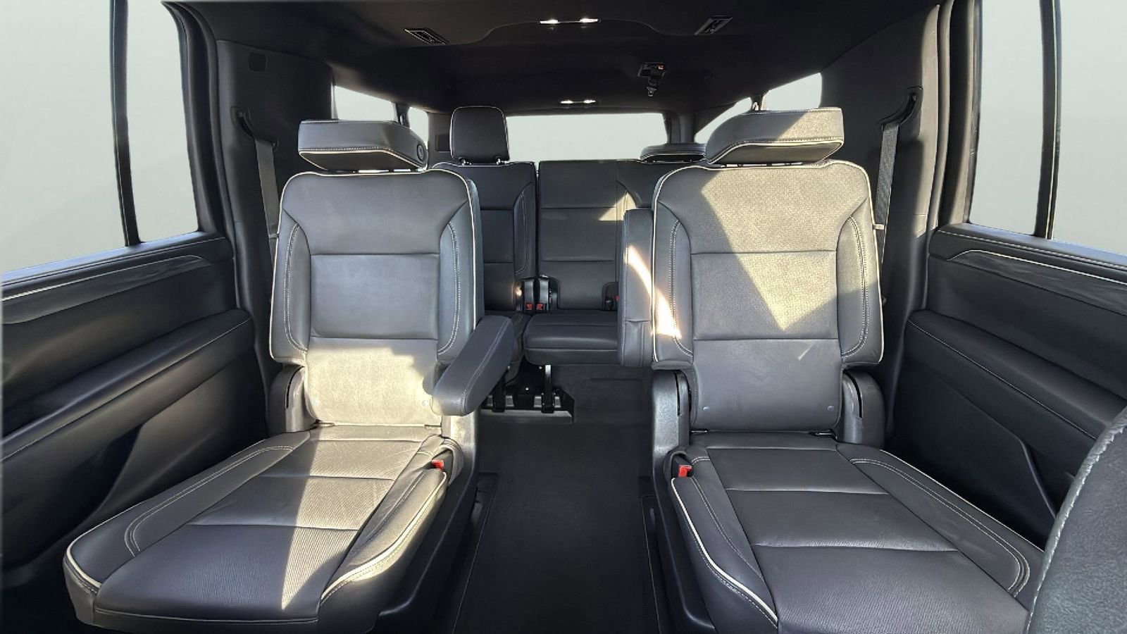 Used 2023 GMC Yukon XL SLT image 23