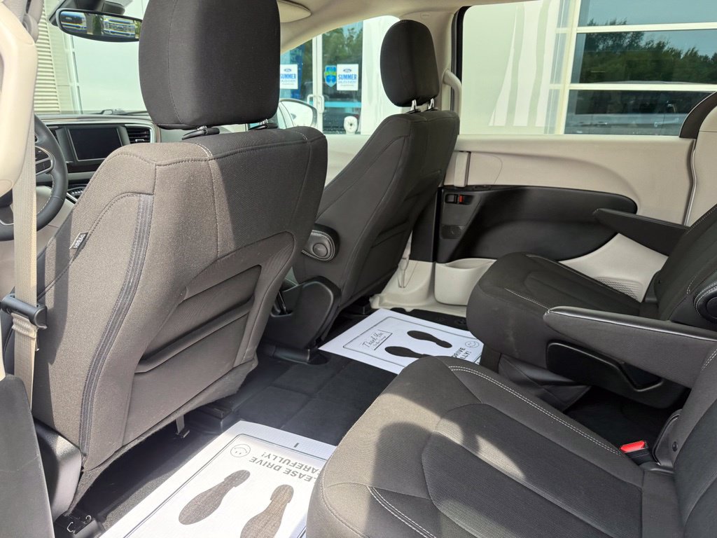 Used 2024 Chrysler Voyager LX FWD image 21