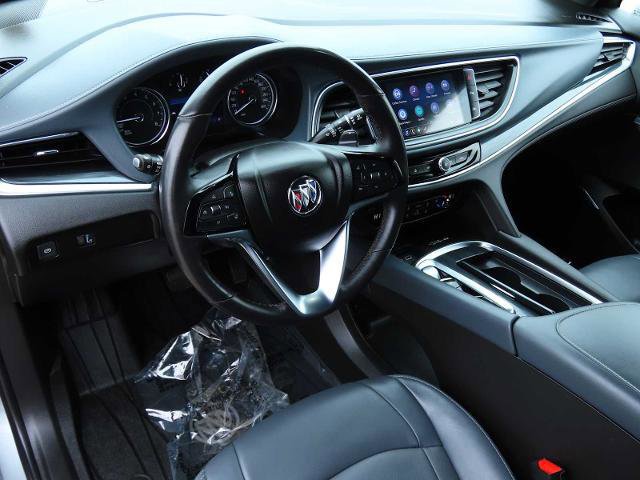 Used 2023 Buick Enclave Essence image 9