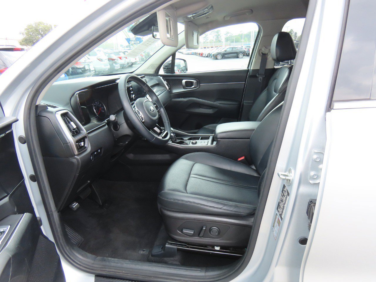 Used 2021 Kia Sorento S image 26
