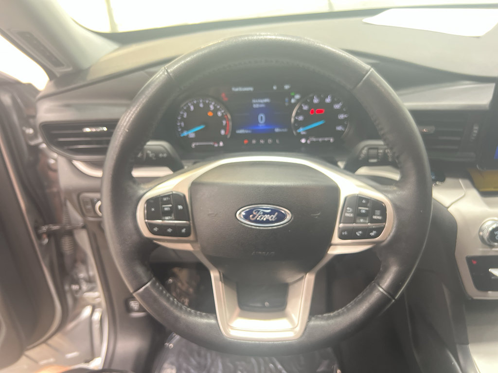 Certified 2024 Ford Explorer XLT RWD image 14