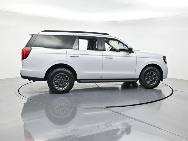 Certified 2025 Ford Expedition Active RWD image 2